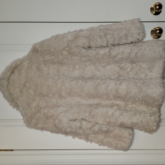 Faux Fur Coat - Picture 4 of 5